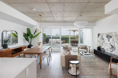 Condo Apartment in Toronto