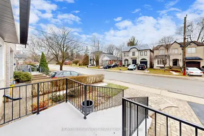 1607 Woodbine Heights Boulevard, Toronto, On M4b 3a3