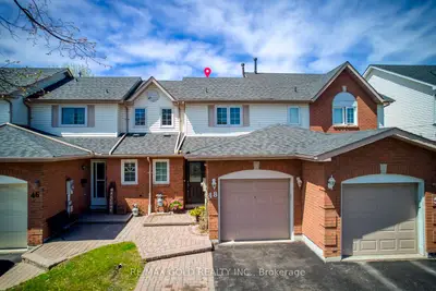 Att/Row/Townhouse in Clarington