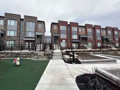 Condo Townhouse in Pickering