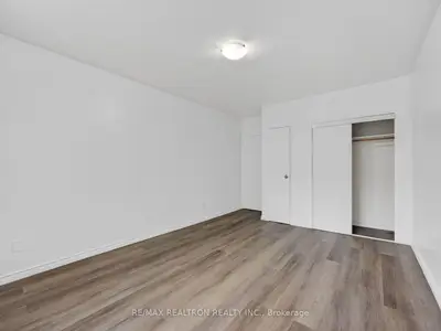 Condo Apartment in Oshawa
