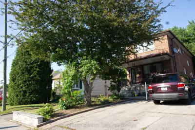 5a Scotia Avenue, Toronto, On M1l 4e4