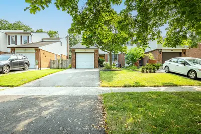 Semi-Detached in Whitby