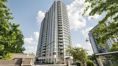 Condo Apartment in Toronto