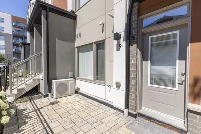 60 Orchid Place Drive 19, Toronto, On M1b 0c4