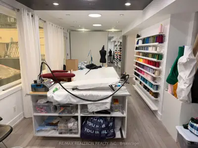 723 Queen Street E 2nd Fl, Toronto, On M4m 1h1
