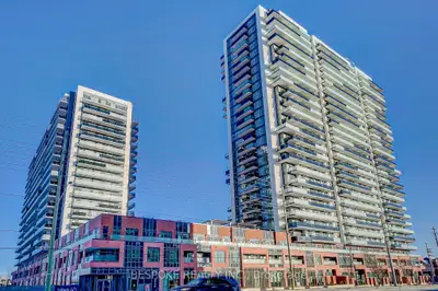Condo Apartment in Oshawa