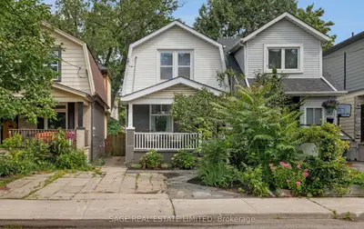 250 Springdale Boulevard, Toronto, On M4c 1z9