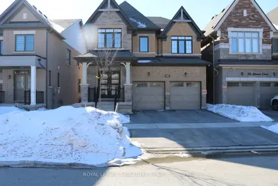 Detached in Whitby