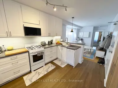 Triplex in Toronto