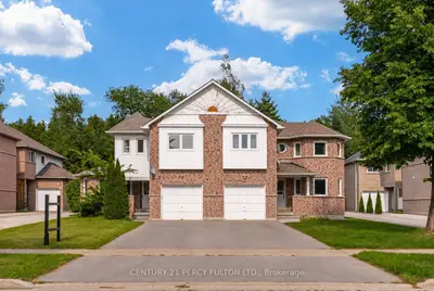 Att/Row/Townhouse in Pickering