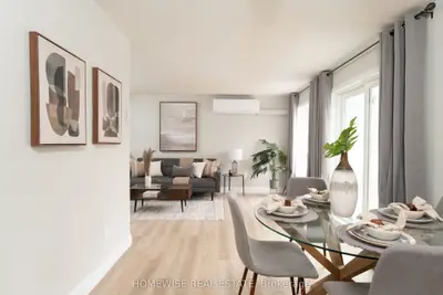 Att/Row/Townhouse in Oshawa