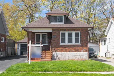 Detached in Oshawa