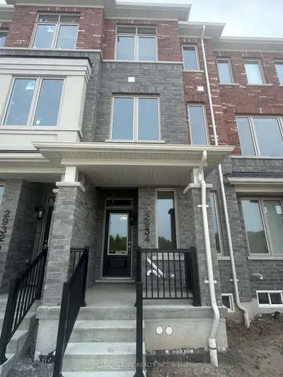 Att/Row/Townhouse in Pickering