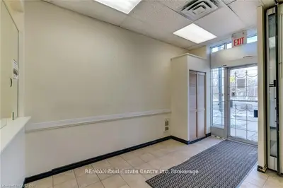 943 O'connor Drive, Toronto, On M4b 2s7