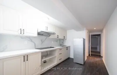 46 Shrewsbury Square Lower, Toronto, On M1t 1l2