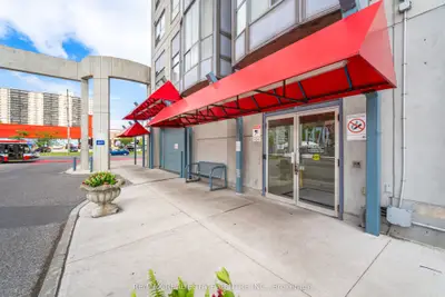 1470 Midland Avenue 718, Toronto, On M1p 4z4