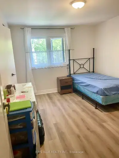 132 Heatherside Drive Room 3, Toronto, On M1w 1t9