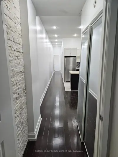 Upper Level in Toronto