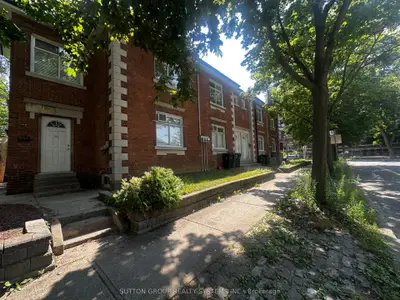 137b Chatham Avenue, Toronto, On M4j 1k8