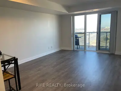 125 Village Green Square 2406, Toronto, On M1s 0g3