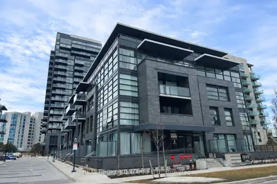 Condo Apartment in Whitby