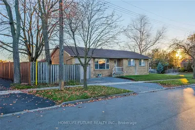 50 Benlight Crescent, Toronto, On M1h 1p5