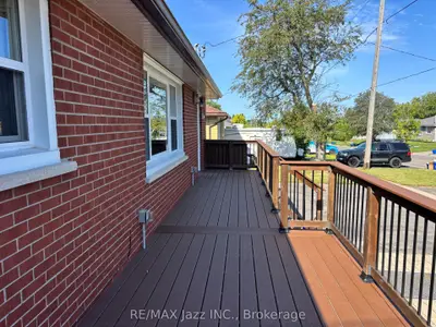 751 Phillip Murray Avenue Unit 1, Oshawa, On L1j 1j2
