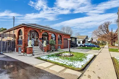14 Beacon Road, Toronto, On M1p 1g7