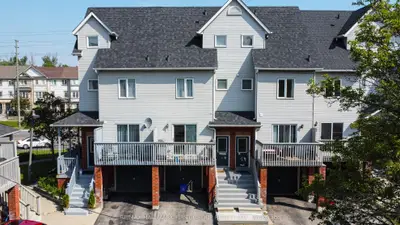 Condo Townhouse in Pickering