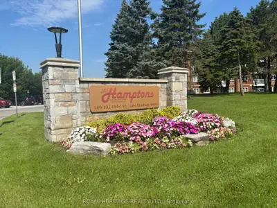 Condo Apartment in Ajax