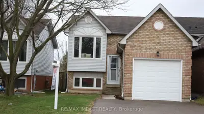 11 Fenwick Avenue, Clarington, On L1c 4r6
