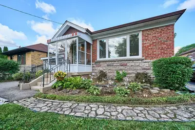 55 Leahann Drive, Toronto, On M1p 1b8