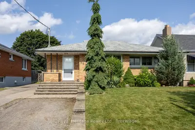 Detached in Oshawa