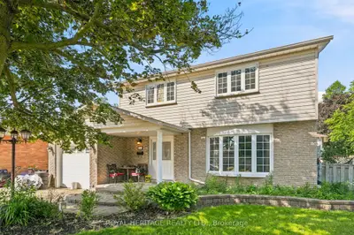 Detached in Whitby