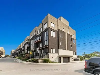Condo Townhouse in Pickering