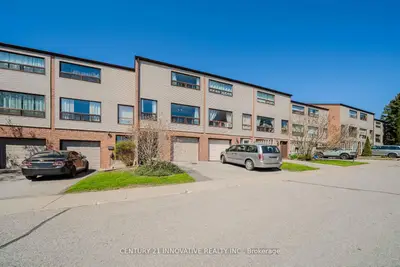 35 The Bridle Path, Clarington, On L1c 3w1