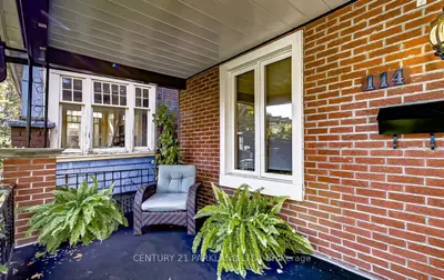 114 Eaton Avenue, Toronto, On M4j 2z7