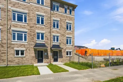 Att/Row/Townhouse in Clarington