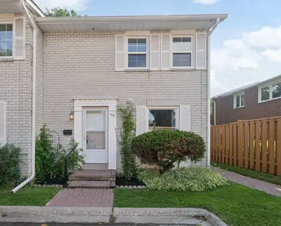Condo Townhouse in Toronto