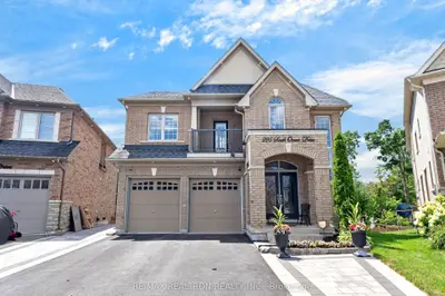 Detached in Oshawa