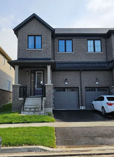 Att/Row/Townhouse in Oshawa