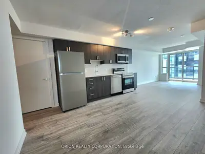 Condo Apartment in Pickering