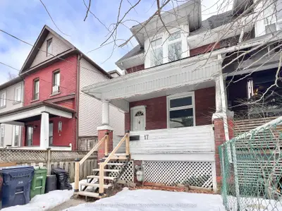 17 Winnifred Avenue, Toronto, On M4m 2x2