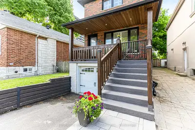 15 Denton Avenue, Toronto, On M4c 1t7