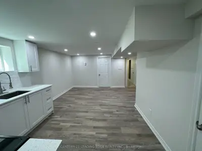 11 White Abbey Park Bsmt, Toronto, On M1r 4r3