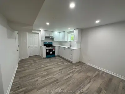 11 White Abbey Park Bsmt, Toronto, On M1r 4r3