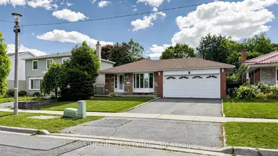 5 Glendower Circuit, Toronto, On M1t 2y9