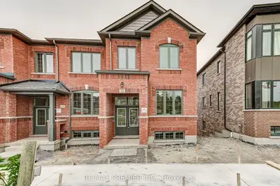 Att/Row/Townhouse in Pickering