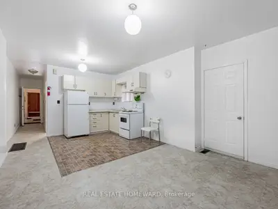2438 Danforth Avenue Apt #2, Toronto, On M4c 1k9
